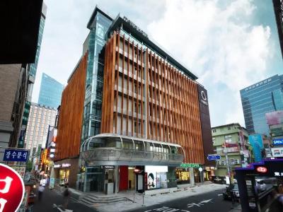 Metro Myeongdong - 74