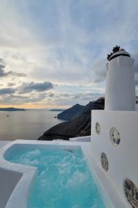 Trieris Villa & Suites - 39