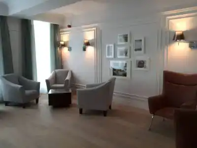 Ivanhoe Inn and - 3