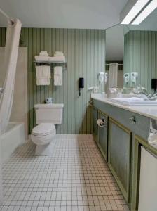 Senator Inn & Spa - 77