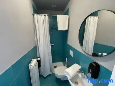 lo Hostel - 35