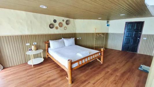 Paree Hut - 66