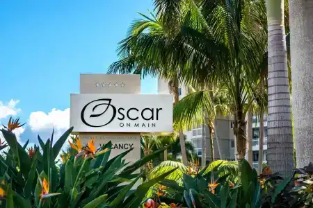 Oscar On Main Beach - 29
