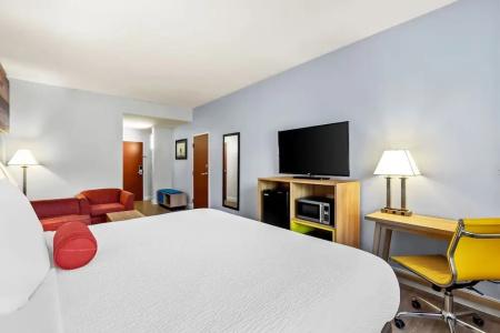 Days Inn & Suites by Wyndham - 122
