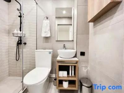 Motives Inn - 131