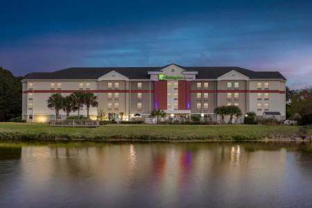 Holiday Inn Express-Broadway at the Beach, an IHG - 37