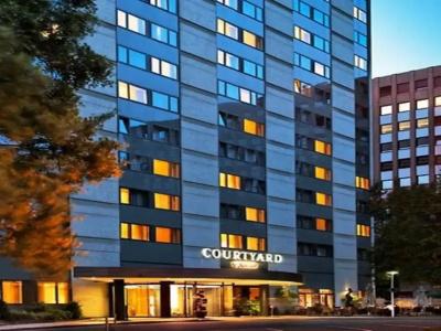 Courtyard by Marriott Düsseldorf Seestern - 0