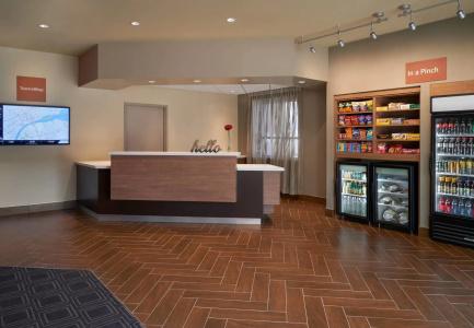 TownePlace Suites by Marriott - 11