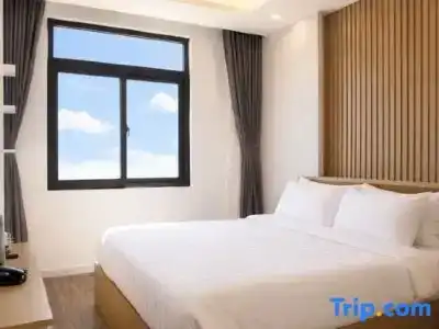 Phuong Mai - 40