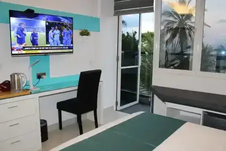 The Hive Beach - 9