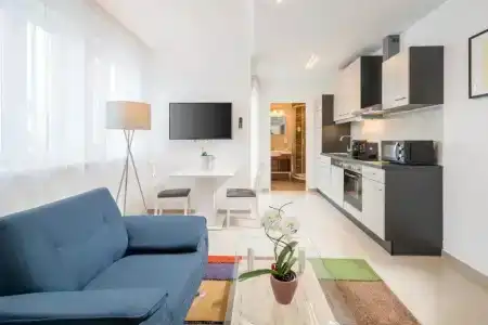 Best Western Plus Celebrity Suites - 96