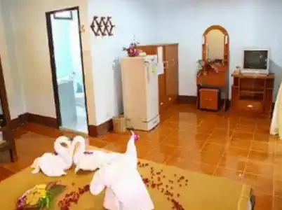 Penny's Resort - 1