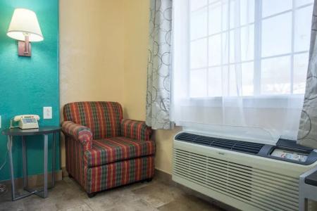 Pinn Road Inn and Suites Lackland AFB and Seaworld - 25