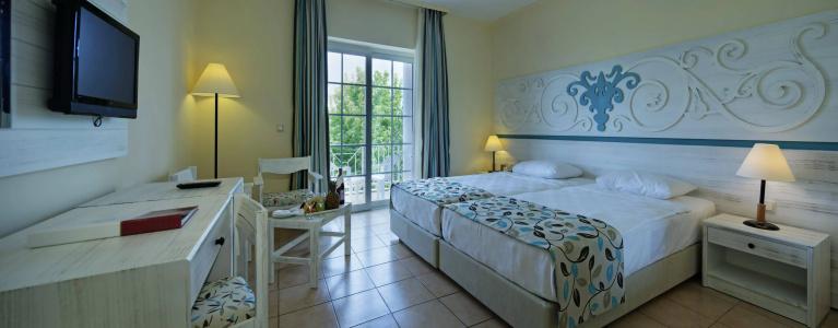 Euphoria Palm Beach Resort - 6