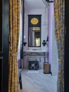 De Phanakron Boutique - 114