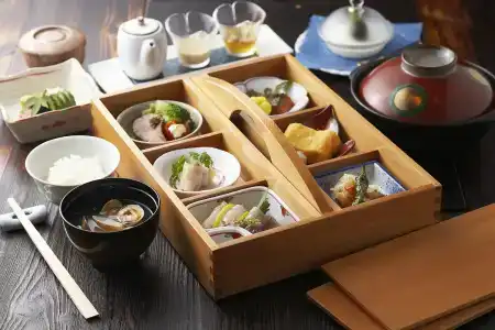 Izukogen Onsen Hana No Kumo - 9