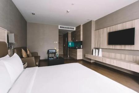 Adelphi Suites Bangkok - Sha Extra Plus - 180