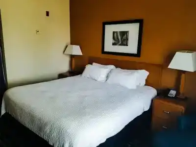 Fairfield Inn & Suites - 21