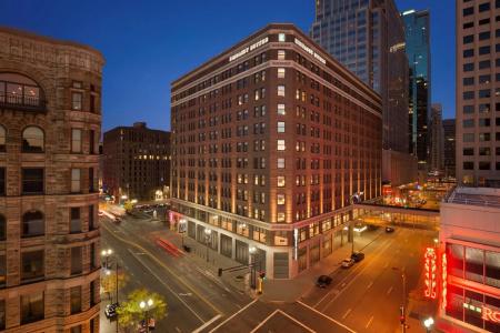 Embassy Suites By Hilton Minneapolis Downtown - 24