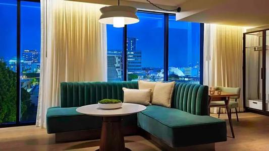 Thompson Hollywood - 77