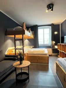 Blue Doors Hostel Ktv - 31