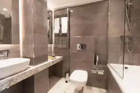 Clarendon Suites - 21