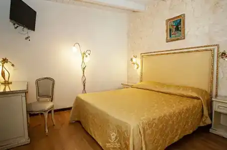Viktoria Palace - 100