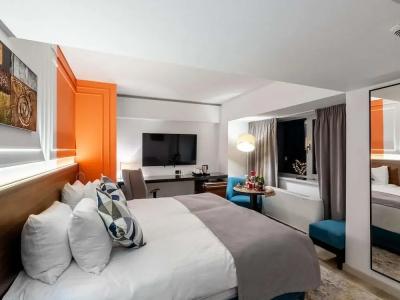 DoubleTree by Hilton Bucharest Unirii Square - 45