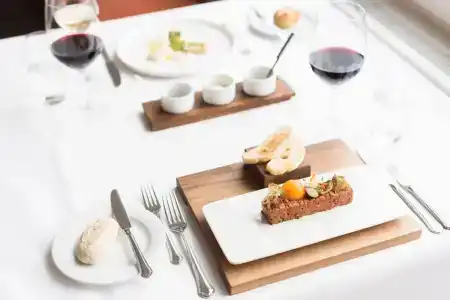 Schönbühl & Restaurant Lake Thun - 10