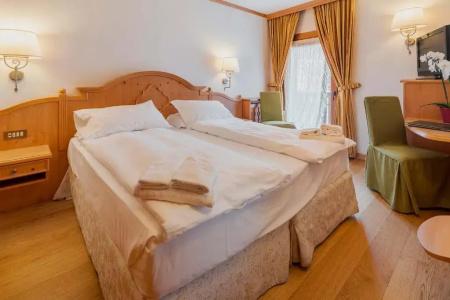 Royal Cortina - 42