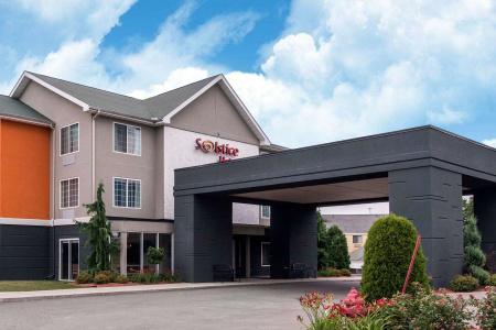 Erie Inn & Suites Solstice - 0