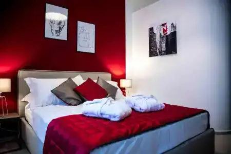 Bespoke Luxury Suites - 37