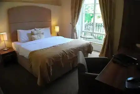 The Salisbury - 54