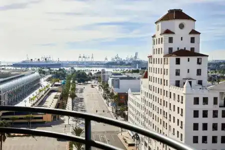Renaissance Long Beach - 79