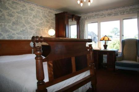 Martine Inn - 72