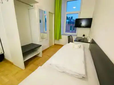 bestprice Aachen Hauptbahnhof - 16