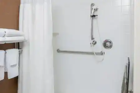 Fairfield Inn & Suites - 12