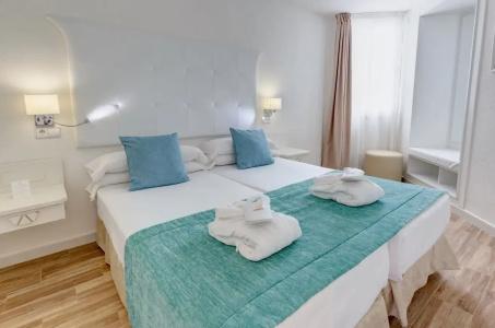 Fergus Style Cala Blanca Suites - 51