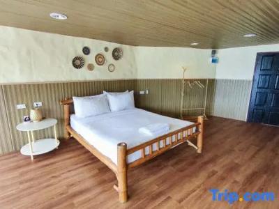 Paree Hut - 53