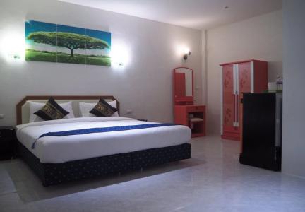 At Night Airport Resort - 3
