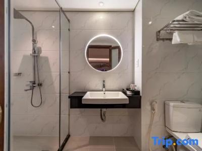Uptown - 106