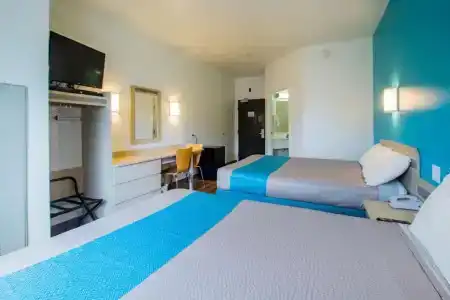 6-Portland, OR - North - 30