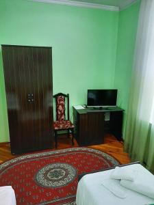 Madina Artanor - 18
