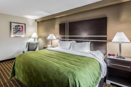 Quality Inn & Suites I-10 - 35