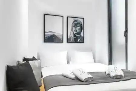 Melo Athens - 63