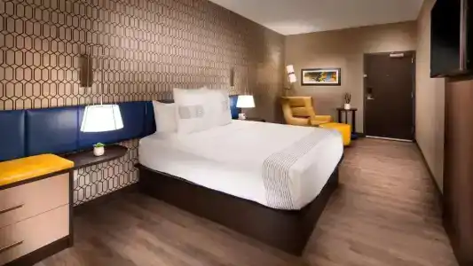 Glō Best Western Nashville Airport West - 41