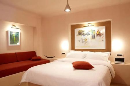 Voreina Gallery Suites - 71
