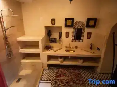 Riad Ta'achchaqa - 90