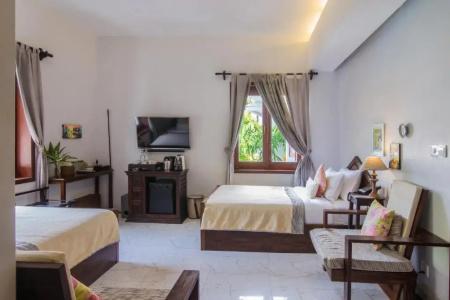 Mane Boutique & Spa - 43
