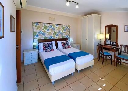 Casa Famiani Bed & Breakfast - 17
